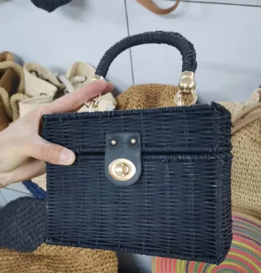 Naturlig rotting svart crossbody-veske
