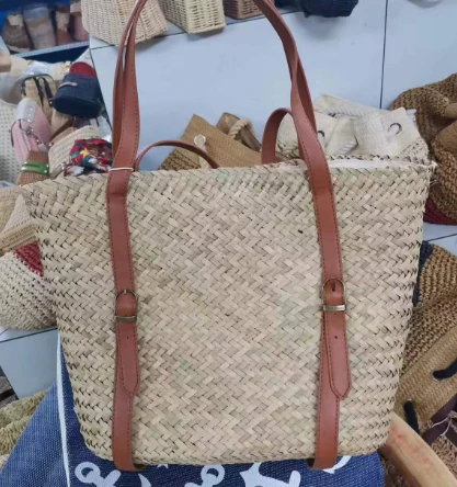 Lang PU håndterer halm chic pose