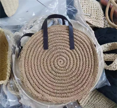 Rund liten brun jente crossbody bag