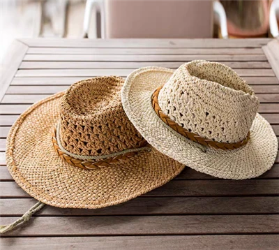 Papirvevde damer strandhatter